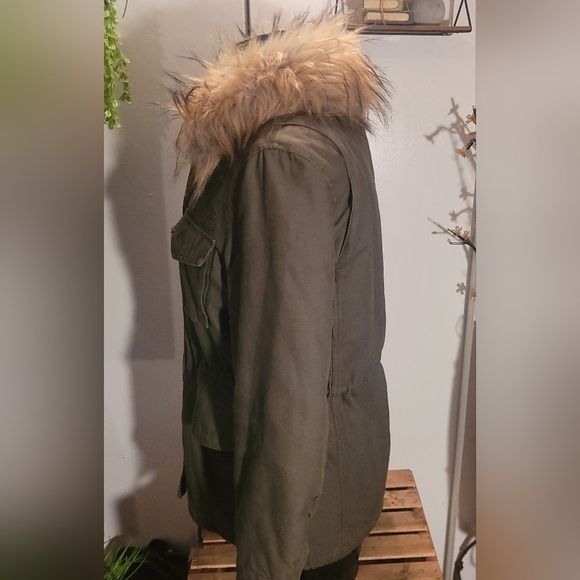 H&M Khaki Faux Fur Collared Winter Coat Sz.4 - Picture 7 of 8